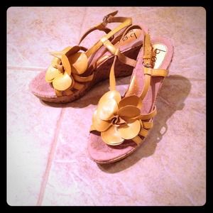 ☀BORN Yellow Wedges☀