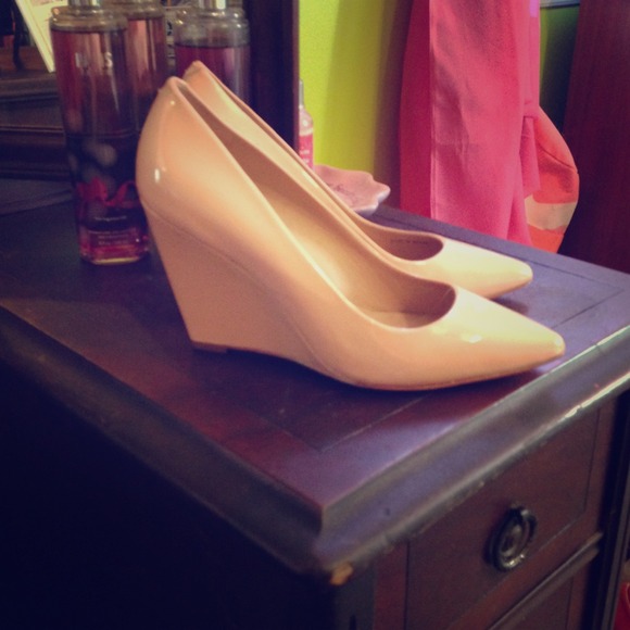 Pour la victoire. Size 5. New never worn.