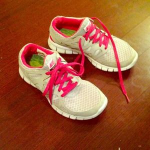 Cute Nike free run running shoes!