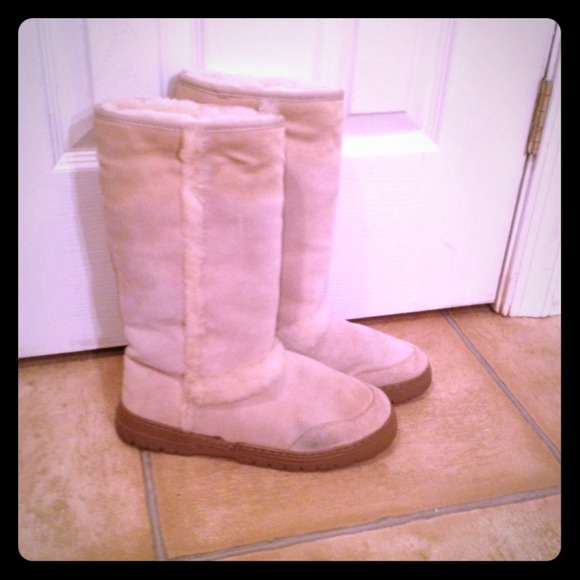 Tan winter boots