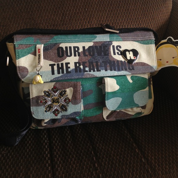 💯 ❌SOLD❌Harajuku Lovers Cross body Bag NWT
