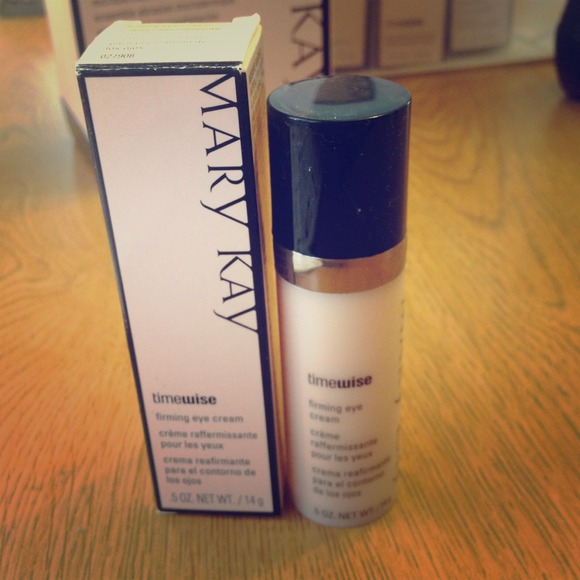 Time wise eye cream