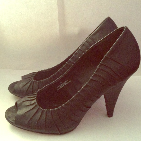 Mossimo Pumps
