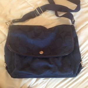 SOLD**Authentic Coach messenger cross body bag!