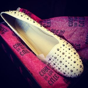 NWOT - Suzy spiked smoking slippers