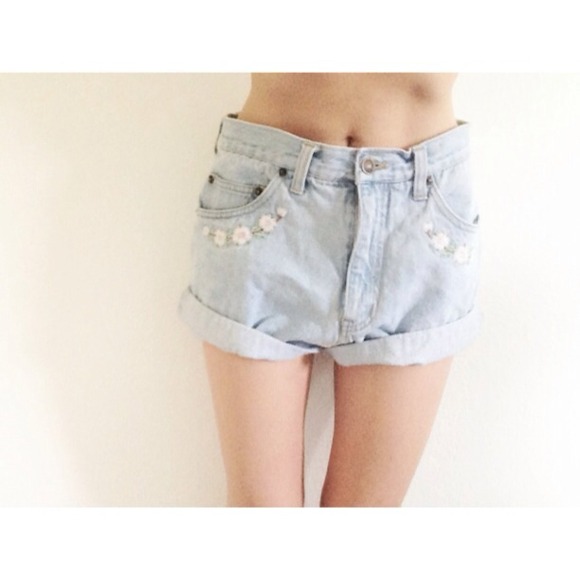 Super rad vintage boho floral high waisted shorts