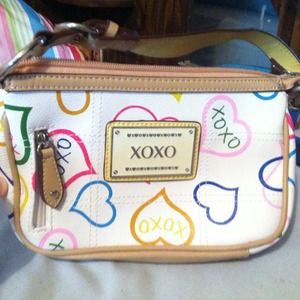 New purse. Never been used, good condition.!