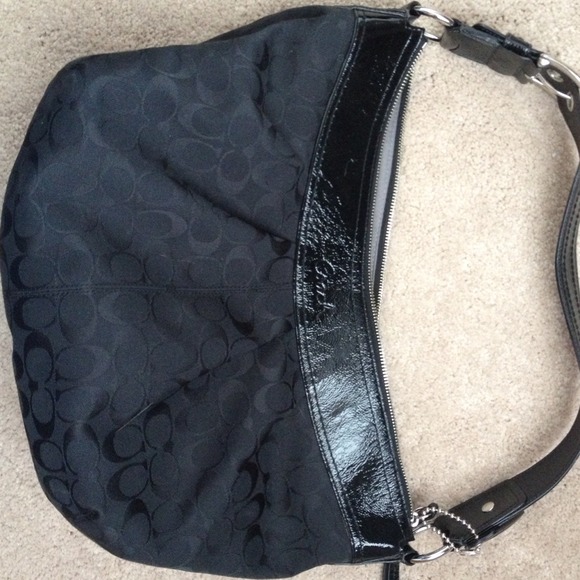 Black authentic Coach purse. Great condition - Picture 1 of 3