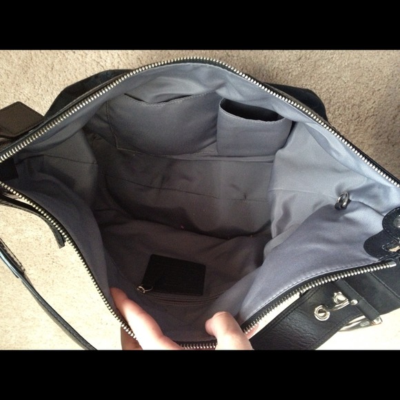 Black authentic Coach purse. Great condition - Picture 2 of 3