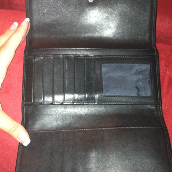100% Authentic Coach Wallet - Picture 2 of 4