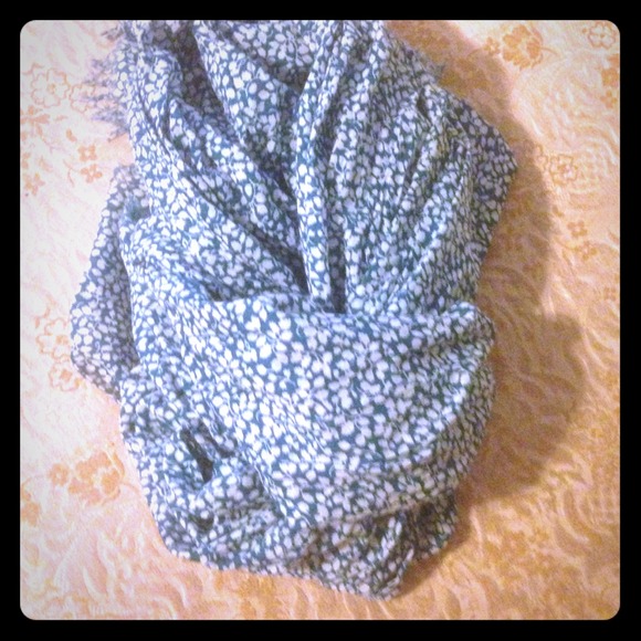 🌸NWOT American Eagle Outfitters Scarf🌸 - Picture 1 of 2
