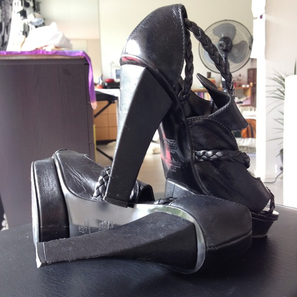 Zara Gladiator Heels - Picture 4 of 4