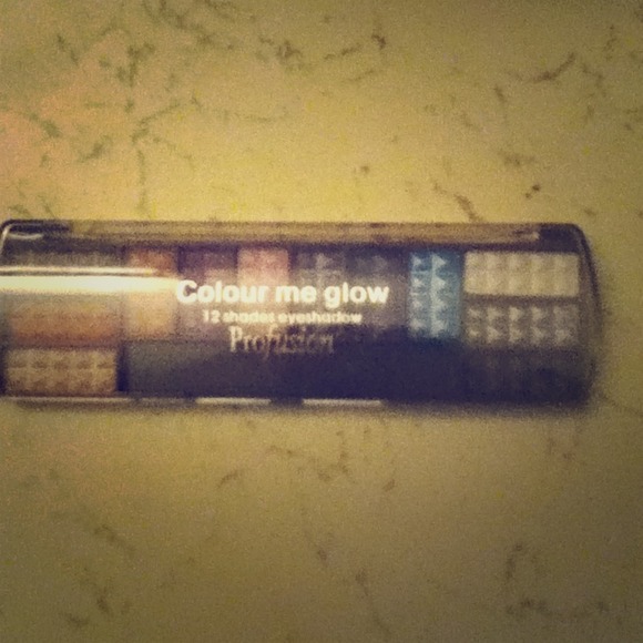 Color Me Glow Profusions eyeshadow