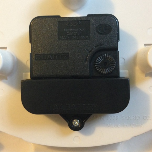 Hello Kitty Clock - Picture 2 of 2