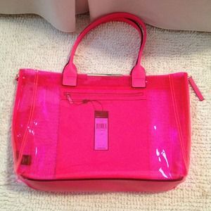 BCBGMaxAzria Bags - BCBG "Carly" tote, BNWT BCBGMaxAzria Bags - BCBG "Carly" tote, BNWT