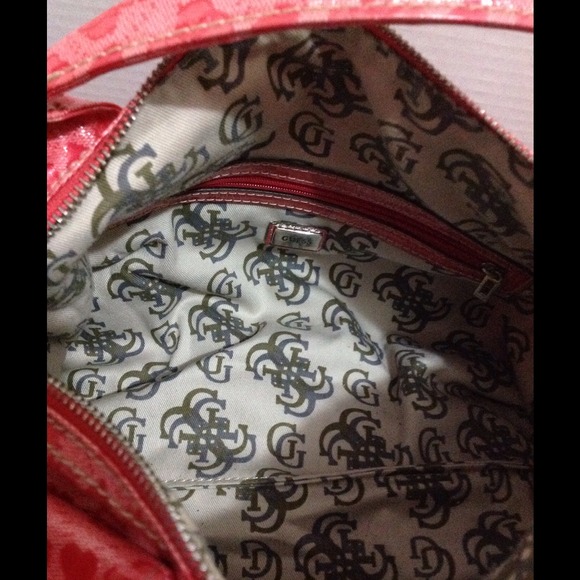 💯👜 authentic GUESS bag💜 - Picture 3 of 4