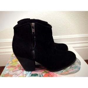 Forever 21 black ankle boots🚫hold🚫