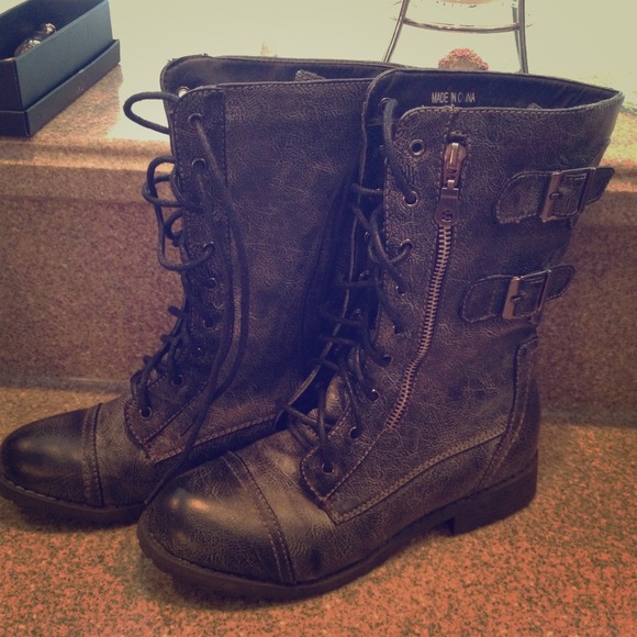 EDGEY Charcoal Combat Boots