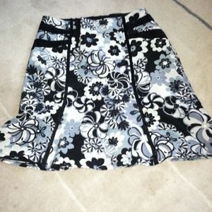 Black, grey, white pinwheel floral design skirt