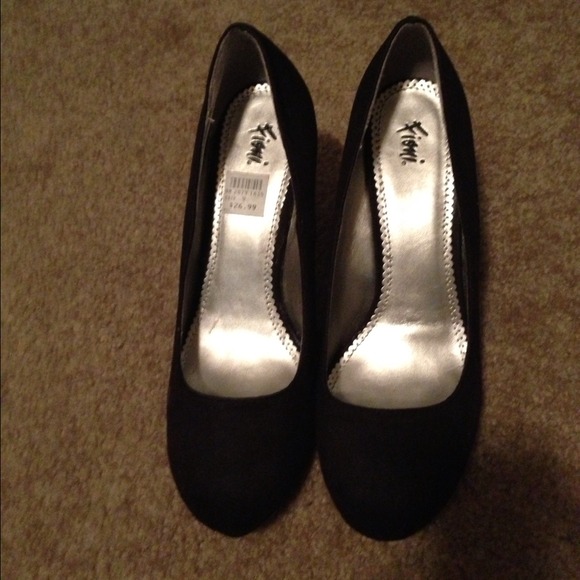 RESERVED! Black heels!
