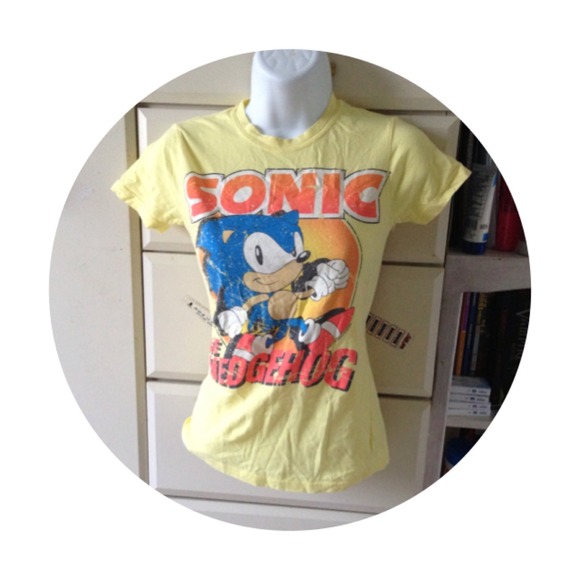 graphic 90s tee