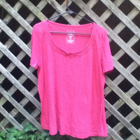🚫SOLD🚫Pink Ruffle Top