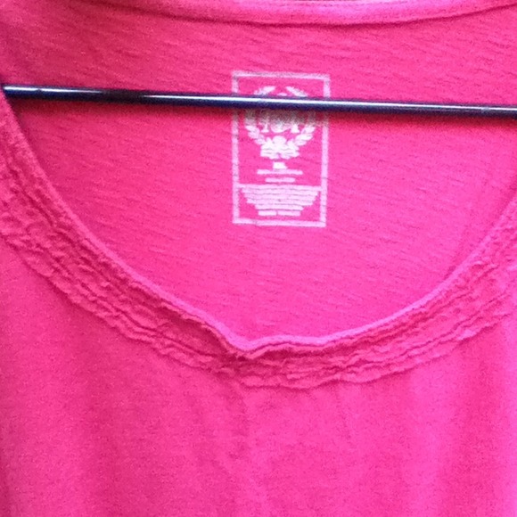 🚫SOLD🚫Pink Ruffle Top - Picture 3 of 3