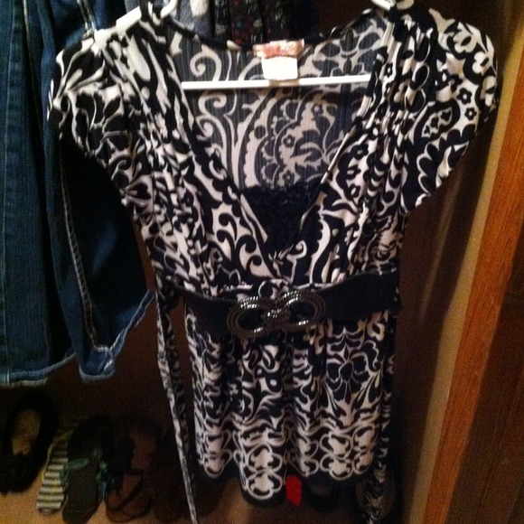 Black and White Shirt/Dress+Belt
