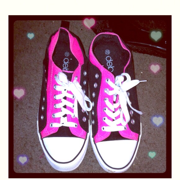 💕😁 INSPIRED converse shoes!