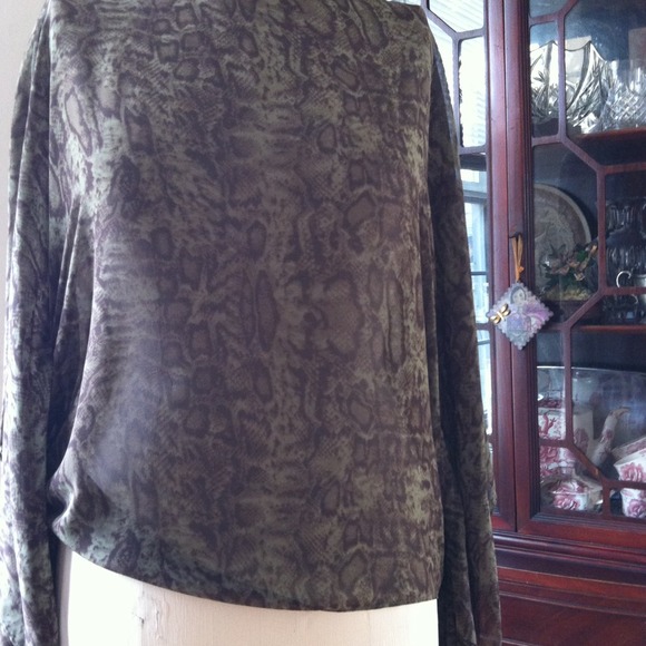 Top - Picture 1 of 3