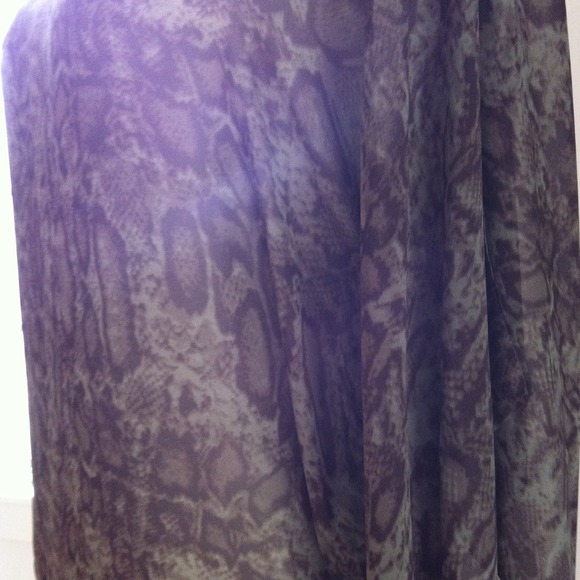 Top - Picture 2 of 3