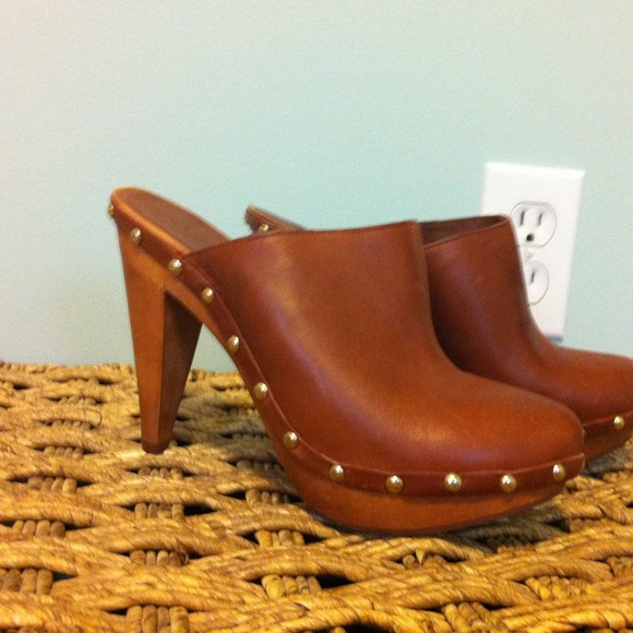 Express Clogs