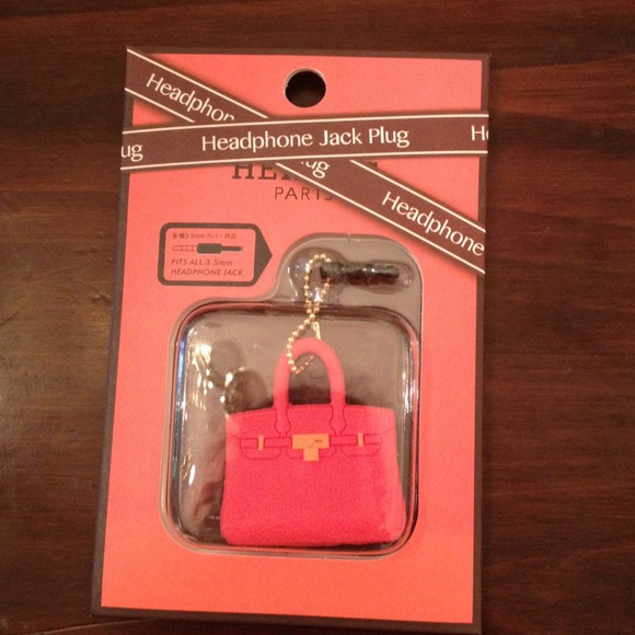 Sold in a bundle!!! Cell phone plug