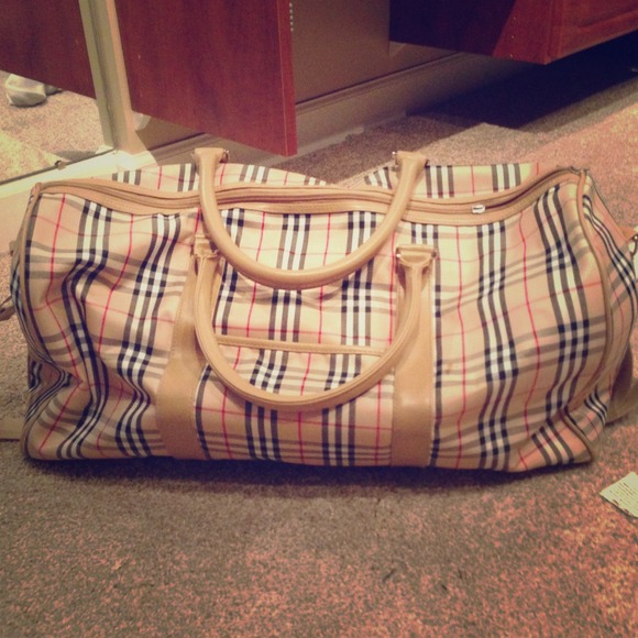 Burberry look-a-like duffle bag!!! *REDUCED*