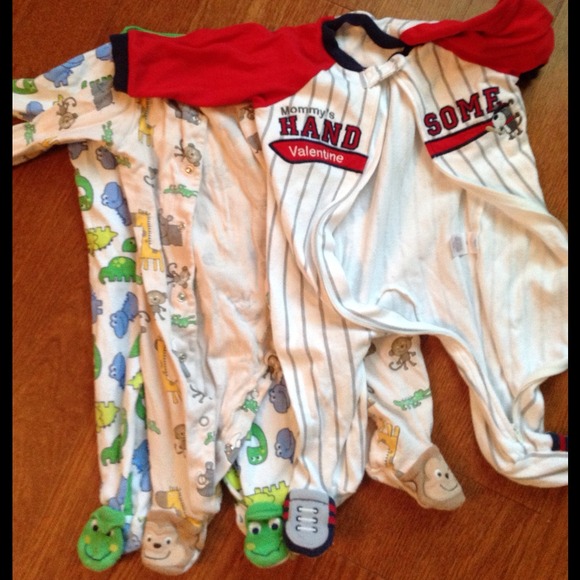 📌📌SOLD📌📌. infant boys sleepers/$6 each