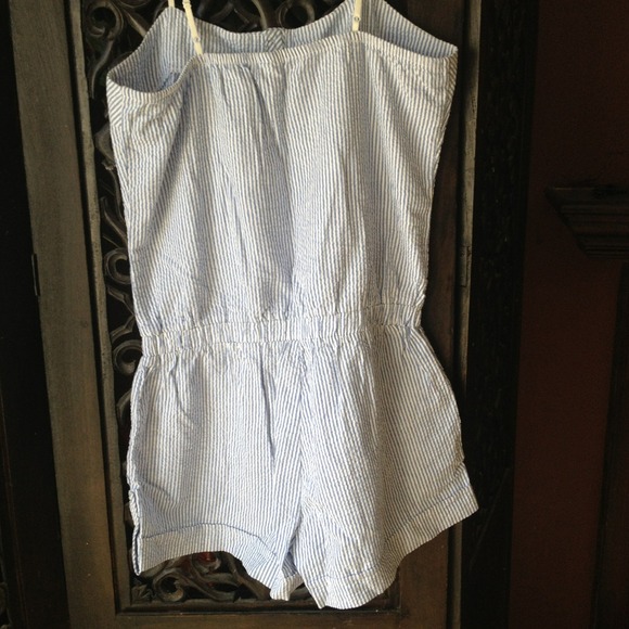 Stripped Spring/Summer Romper 💘 - Picture 2 of 4