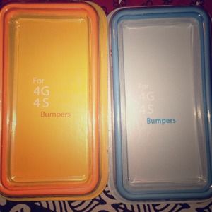 Set of two IPhone 4 bumper cases