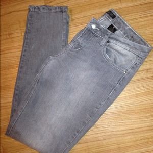 🔴SOLD🔴 Grayish Denim Skinny Jeans