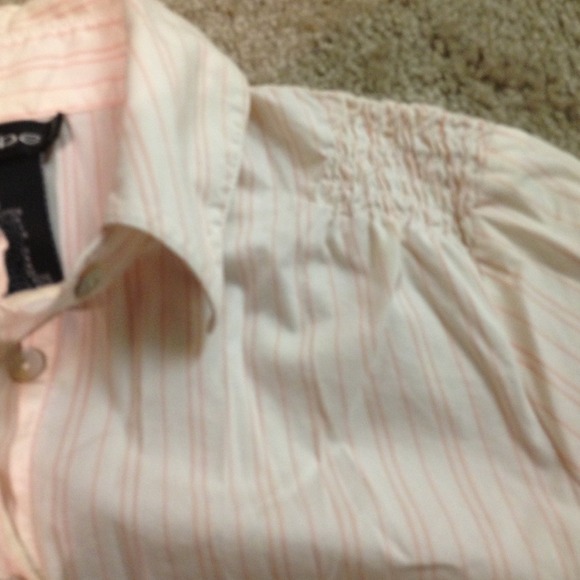 Adorable Bebe Top - Picture 3 of 4