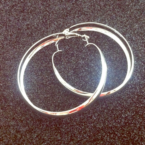 Hoop earring. Brand new. Never been worn
