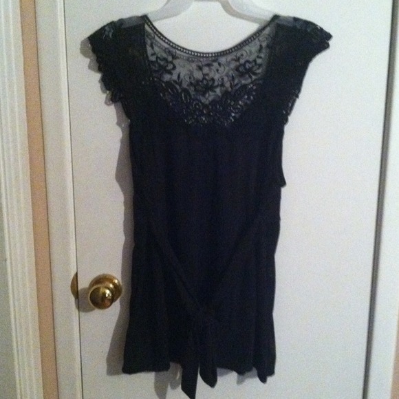 Lace black blouse - Picture 3 of 3
