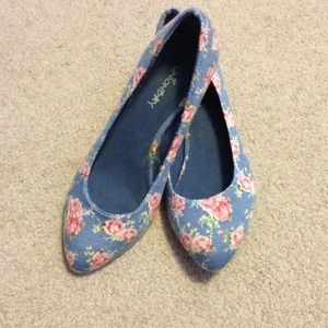 Floral shoes