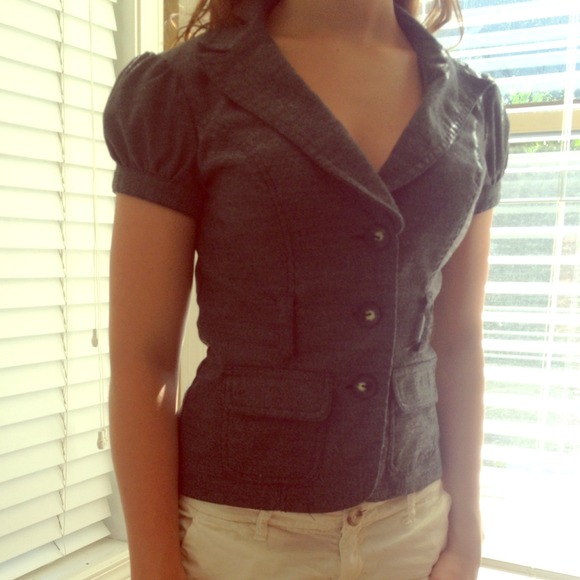 Grey Short-Sleeved Blazer