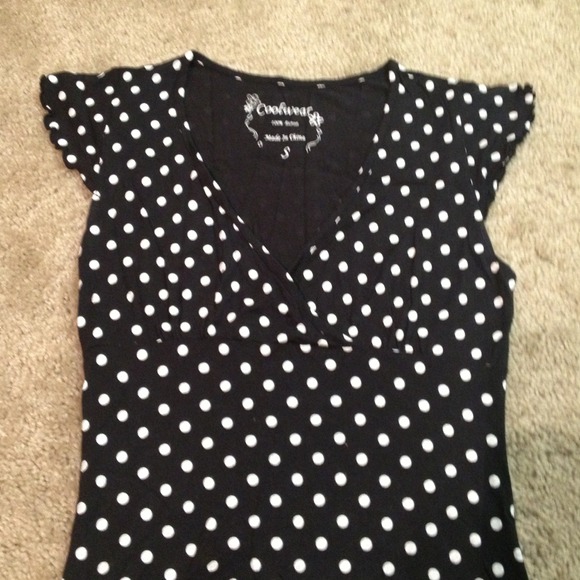 ❌SOLD❌Black w/White Polka Dots Top - Picture 3 of 4