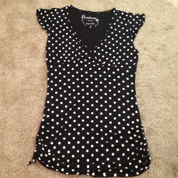 ❌SOLD❌Black w/White Polka Dots Top - Picture 4 of 4