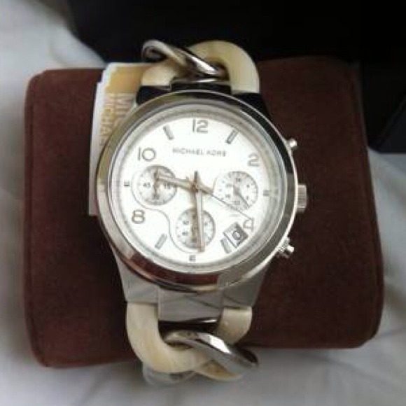 Authentic Michael Kors Runway Twist Ladies Watch