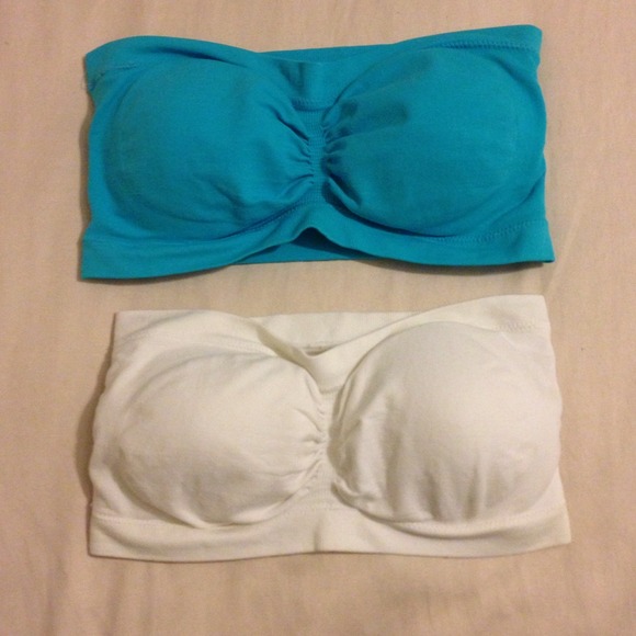 🚫Hold🚫 tops and black dress.