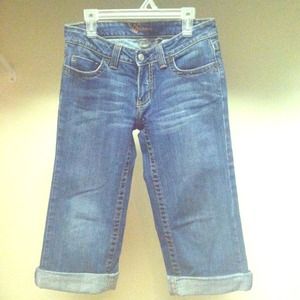 🌹bebe Capris 🌹