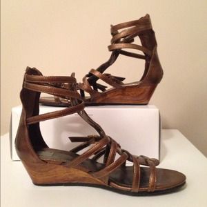 Bronze Metallic Strappy Leather Gladiators. NWOT.
