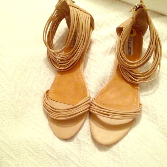 Never worn! Size 9 kelsie dagger sandals